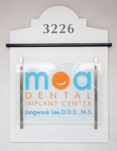 Moa Dental sign